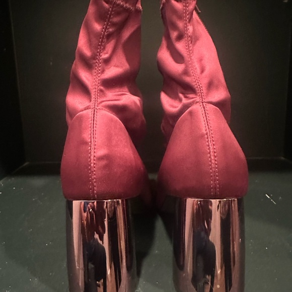 Free People Burgundy heel bootie. Size 41. - Picture 3 of 6
